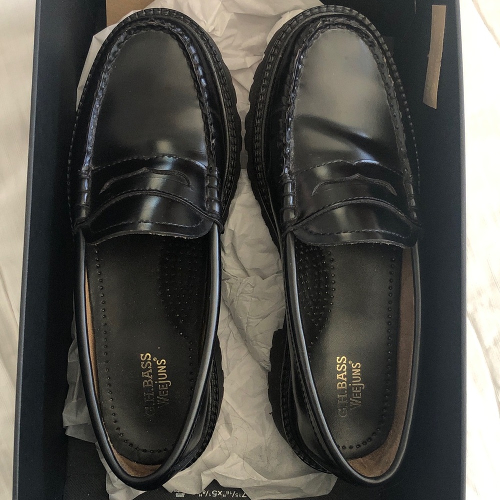 G.H. Bass & Co. Whitney Super Lug Black Penny Loafers